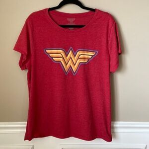 𝅺DC Comics Wonder Woman Tshirt‎ - Size XL